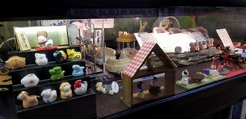 その種40　待合室のミニチュアは？！！